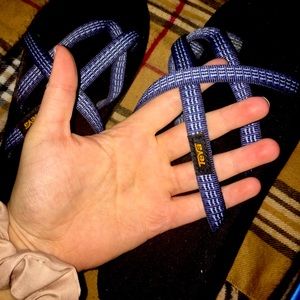 WOMENS TEVA OLOWAHU SANDALS SIZE 7